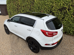 2014 Kia Sportage 1.7 Crdi Ecodynamics 3 in White — image 2