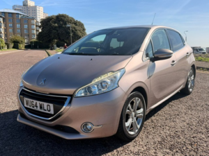 2014 Peugeot 208 1.2 Vti Puretech Allure in Pink — image 4