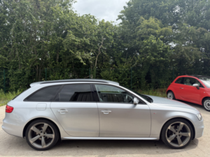 2014 Audi A4 Avant 2.0 Tdi Black Edition in Silver — image 4