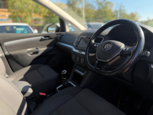 2017 Volkswagen Sharan 2.0 Tdi Se MPV 5dr Diesel Manual Euro 6 (s/s) (150 Ps) in Black — image 6