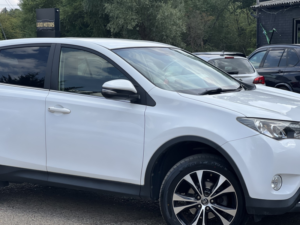 2015 Toyota Rav4 2.0 V-Matic Icon in White — image 6