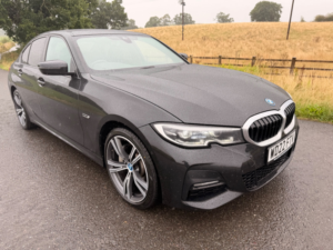 2022 BMW 3 Series 2.0 330e 12kwh M Sport Saloon 4dr Petrol Plug-In Hybrid Auto Euro 6 (s/s) (292 Ps) in Black — image 3
