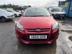 2014 Ford Focus 1.0t Ecoboost Titanium Navigator Euro 5 (s/s) 5dr in Red — image 2