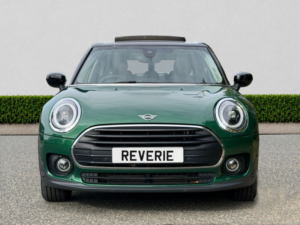 2023 MINI Clubman 1.5 Cooper Classic Estate 6dr Petrol Steptronic Euro 6 (s/s) (136 Ps) in Green — image 2