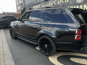 2018 Land Rover Range Rover 3.0 Td V6 Vogue Se in Black — image 3