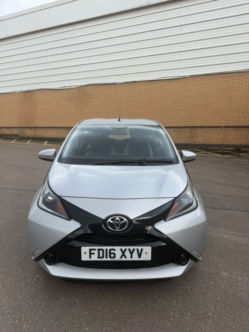 2016 Toyota Aygo 1.0 Vvt-I X-Play in Silver — image 1