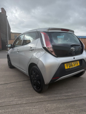 2016 Toyota Aygo 1.0 Vvt-I X-Play in Silver — image 2