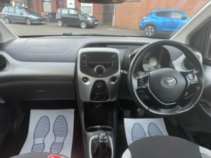 2016 Toyota Aygo 1.0 Vvt-I X-Play in Silver — image 6