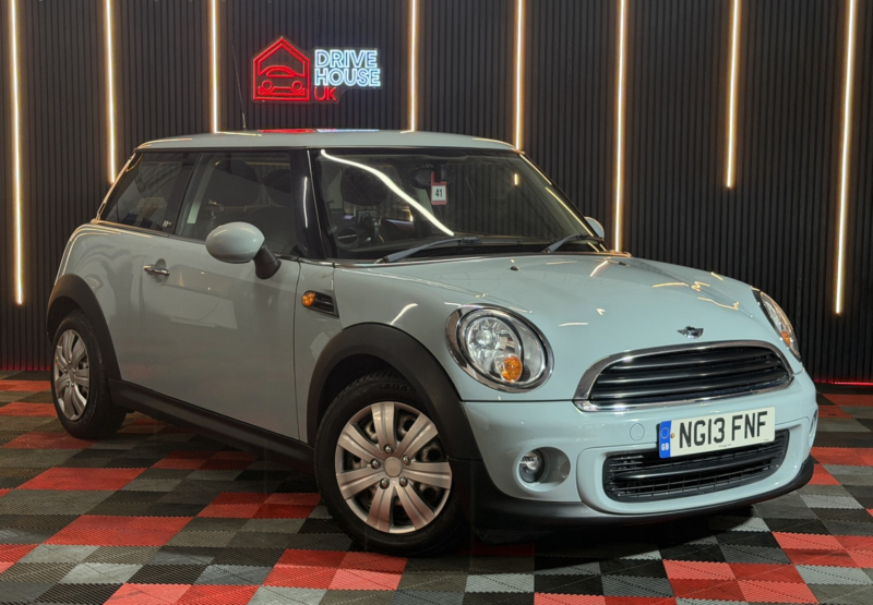 2013 MINI Hatch 1.6 First Hatch in Blue — image 1