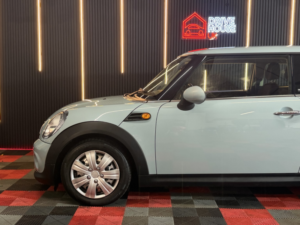 2013 MINI Hatch 1.6 First Hatch in Blue — image 2