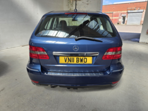 2011 Mercedes-Benz B Class 2.0 B200 Cdi Se in Blue — image 4
