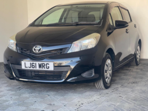 2012 Toyota Yaris 1.33 Dual Vvt-I Tr Multidrive S Euro 5 5dr in Black — image 3