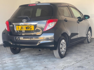 2012 Toyota Yaris 1.33 Dual Vvt-I Tr Multidrive S Euro 5 5dr in Black — image 6
