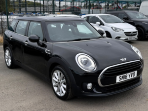 2018 MINI Clubman 1.5 Clubman Cooper in Black — image 4
