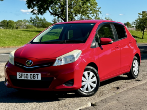 2011 Toyota Yaris 1.0 Hatchback 5dr Petrol Auto in Red — image 5