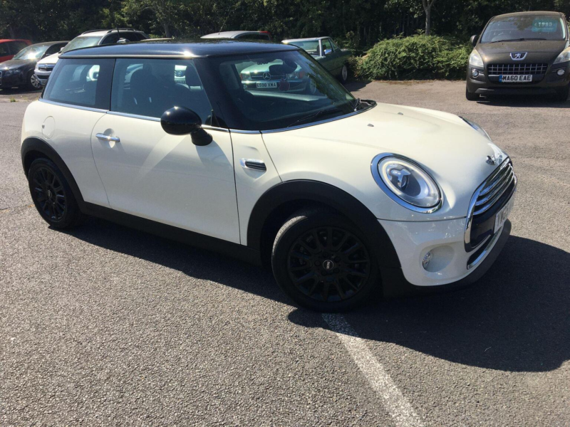 2015 MINI Hatch 1.5 Cooper D Euro 6 (s/s) 3dr in White — image 1