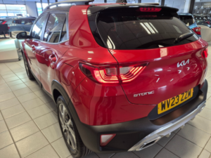 2023 Kia Stonic 1.0 T-Gdi Mhev Gt-Line S SUV 5dr Petrol Hybrid Dct Euro 6 (s/s) (118 Bhp) in Red — image 4
