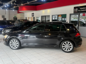 2015 Volkswagen Golf 2.0 Tdi Bluemotion Tech Gt in Black — image 6