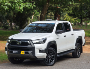 2024 Toyota Hilux 2.8 Hi-Luxury Invincible X D-4d 4WD Double Cab Auto 4WD 5dr in White — image 2