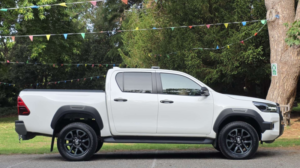 2024 Toyota Hilux 2.8 Hi-Luxury Invincible X D-4d 4WD Double Cab Auto 4WD 5dr in White — image 3
