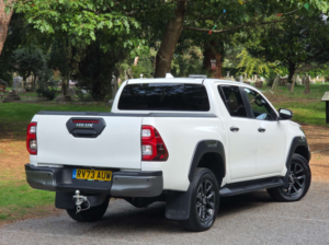 2024 Toyota Hilux 2.8 Hi-Luxury Invincible X D-4d 4WD Double Cab Auto 4WD 5dr in White — image 5