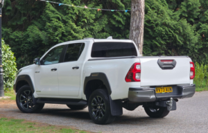 2024 Toyota Hilux 2.8 Hi-Luxury Invincible X D-4d 4WD Double Cab Auto 4WD 5dr in White — image 6