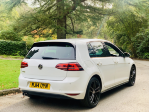 2014 Volkswagen Golf 2.0 Tdi Bluemotion Tech Gtd in White — image 4