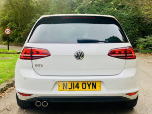 2014 Volkswagen Golf 2.0 Tdi Bluemotion Tech Gtd in White — image 5