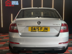 2015 Skoda Octavia 1.6 Tdi Elegance in Silver — image 5