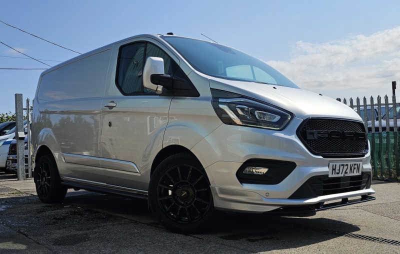 2022 Ford Transit Custom 2.0 Transit Custom Limited Van 340 L1 2.0l Ecoblue 130ps Fwd 6 Speed Automatic in Silver — image 1