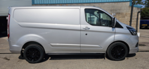 2022 Ford Transit Custom 2.0 Transit Custom Limited Van 340 L1 2.0l Ecoblue 130ps Fwd 6 Speed Automatic in Silver — image 3