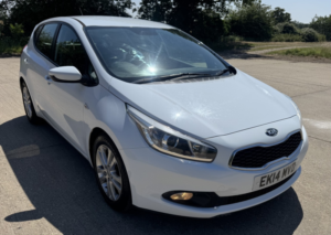 2014 Kia Ceed 1.4 Crdi Vr7 in White — image 2