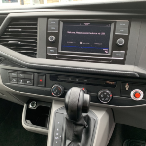 2020 Volkswagen Transporter Shuttle 2.0 Tdi Se in Green — image 6