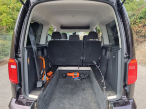 2018 Volkswagen Caddy Maxi Life 2.0 Tdi Bluemotion Tech in Purple — image 2