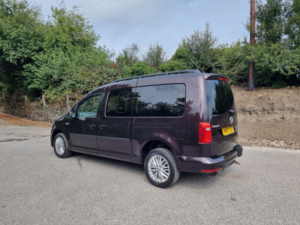 2018 Volkswagen Caddy Maxi Life 2.0 Tdi Bluemotion Tech in Purple — image 6