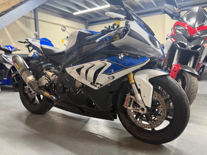 2013 BMW Hp4 in Multicolour — image 1