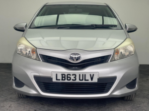 2013 Toyota Yaris 1.33 Dual Vvt-I Tr Multidrive S Euro 5 5dr in Silver — image 2