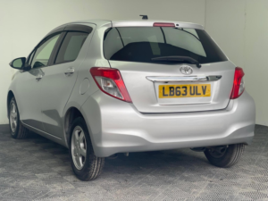 2013 Toyota Yaris 1.33 Dual Vvt-I Tr Multidrive S Euro 5 5dr in Silver — image 4