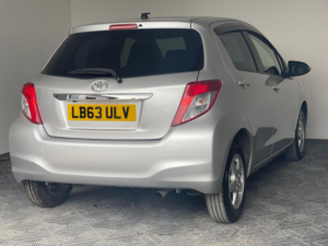 2013 Toyota Yaris 1.33 Dual Vvt-I Tr Multidrive S Euro 5 5dr in Silver — image 5