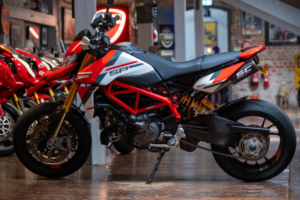 2024 Ducati Hypermotard 950 *sc Projects - Low Mileage - Low Ownership* in Multicolour — image 3