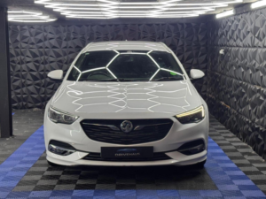 2018 Vauxhall Insignia 2.0 Turbo D Blueinjection Sri Vx Line Nav Sports Tourer Auto Euro 6 (s/s) 5dr in White — image 2