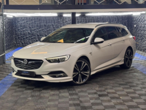 2018 Vauxhall Insignia 2.0 Turbo D Blueinjection Sri Vx Line Nav Sports Tourer Auto Euro 6 (s/s) 5dr in White — image 3