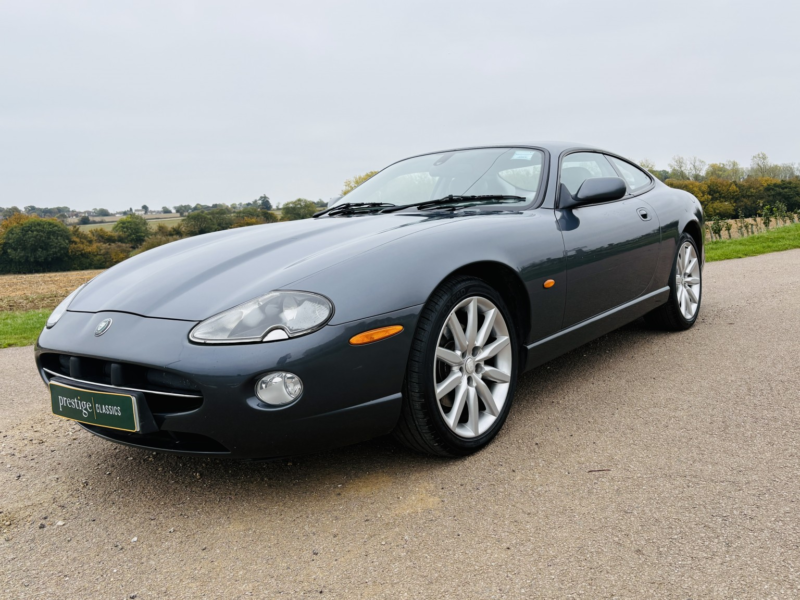 2004 Jaguar Xk8 4.2 in Grey — image 1