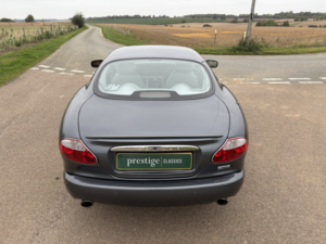 2004 Jaguar Xk8 4.2 in Grey — image 4