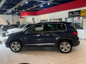 2013 Volkswagen Tiguan 2.0 Tdi Bluemotion Tech R-Line in Blue — image 5