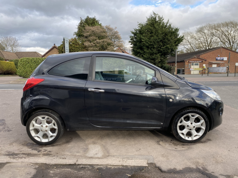 2013 Ford Ka 1.2 Titanium **£35 Road Tax** Alloys * Privacy Glass* Recent Cambelt Change* in Black — image 1