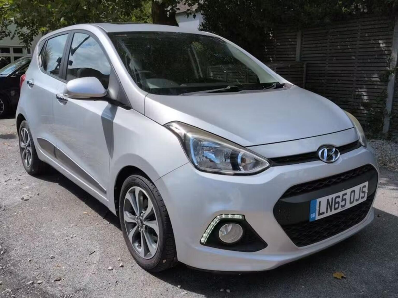 2015 Hyundai I10 1.2 Premium Se Euro 5 5dr in Silver — image 1
