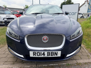 2014 Jaguar Xf 2.2d Luxury Auto Euro 5 (s/s) 4dr in Blue — image 2