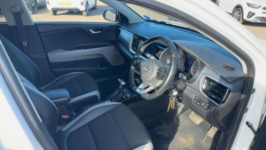 2020 Kia Stonic 1.0 T-Gdi 3 Dct Euro 6 (s/s) 5dr in White — image 6