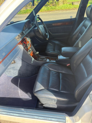1995 Mercedes-Benz 220 Ref 8837 - Mercedes Benz W124 E220 Automatic Estate - Air Con (rhd - Uk Car) in White — image 5